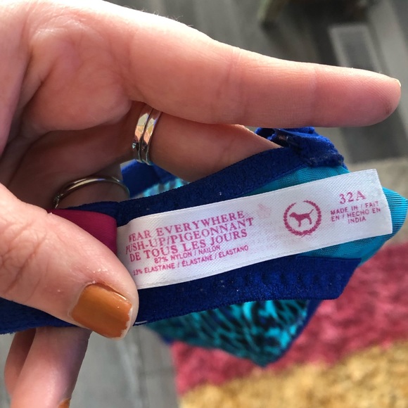 VS PINK Push Up Bra, Size 32A - Picture 3 of 3